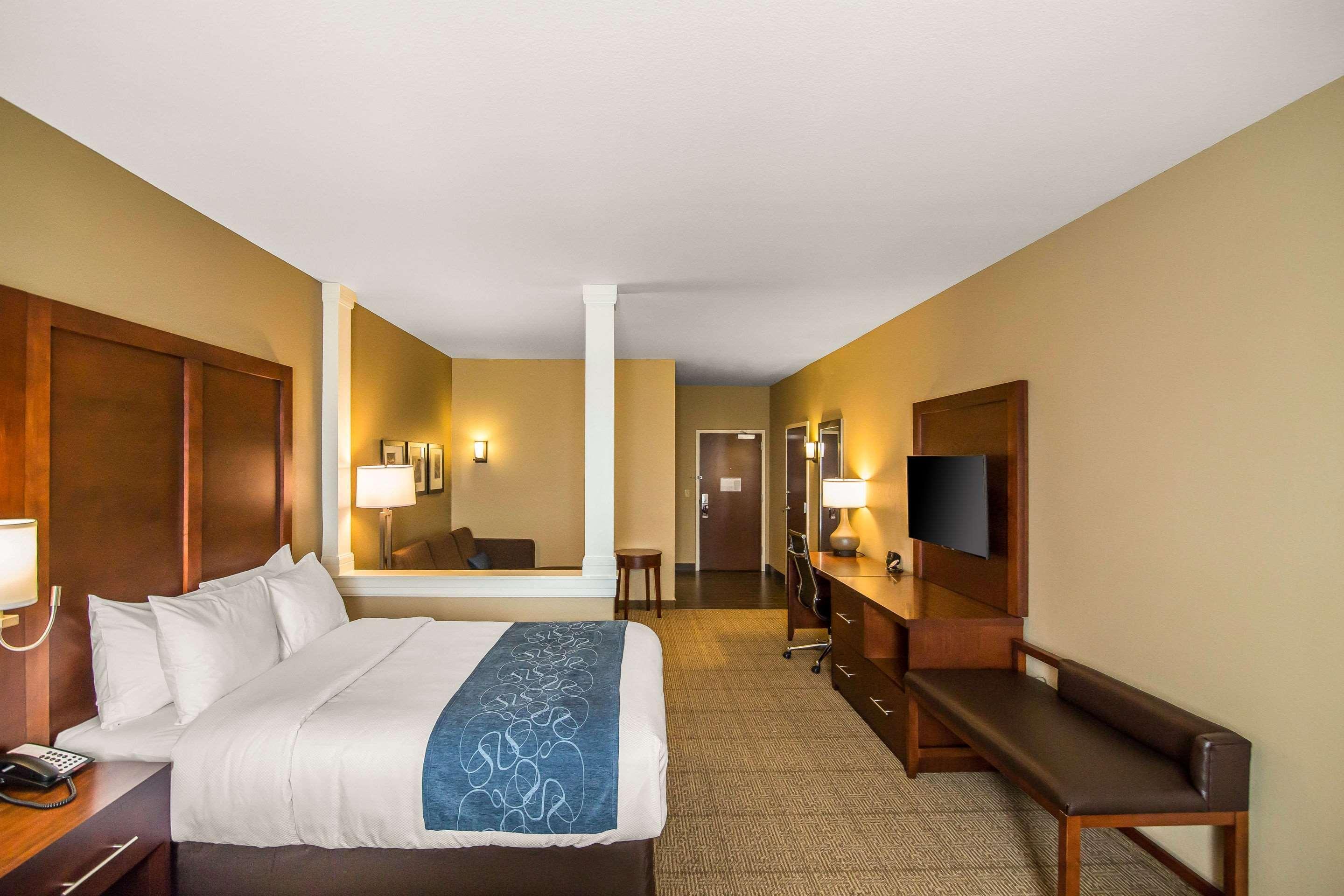 Comfort Suites - Dodge City Exteriör bild