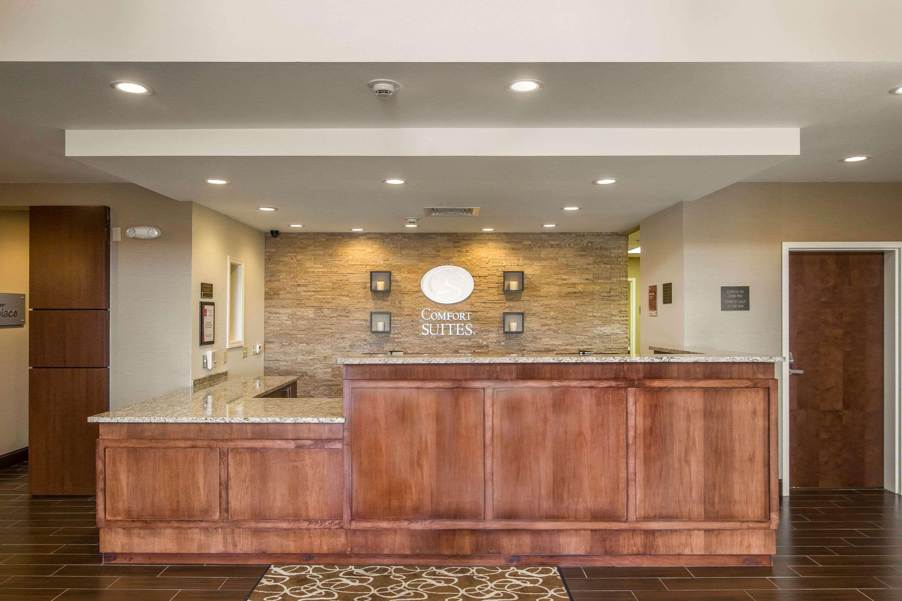 Comfort Suites - Dodge City Exteriör bild