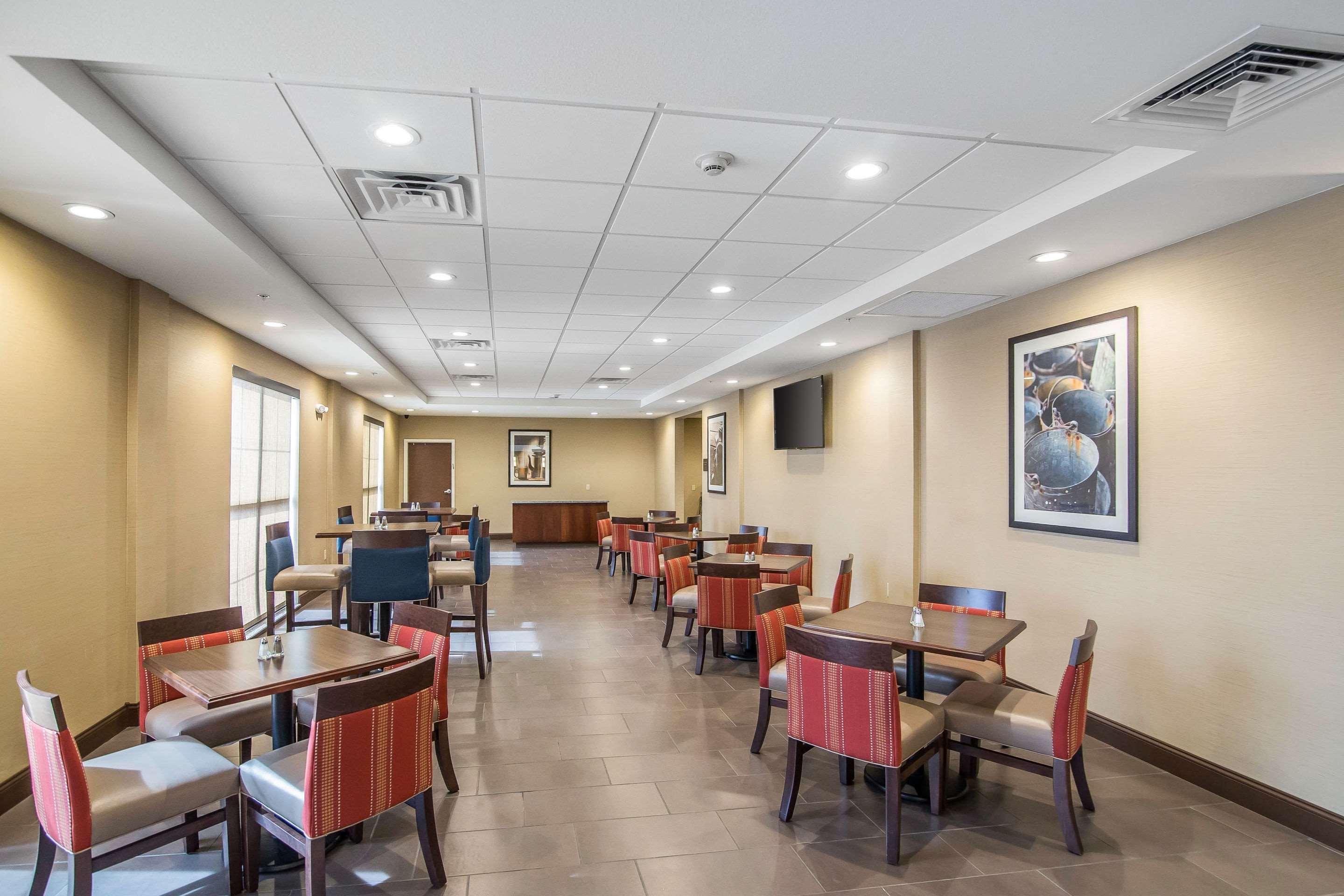 Comfort Suites - Dodge City Exteriör bild