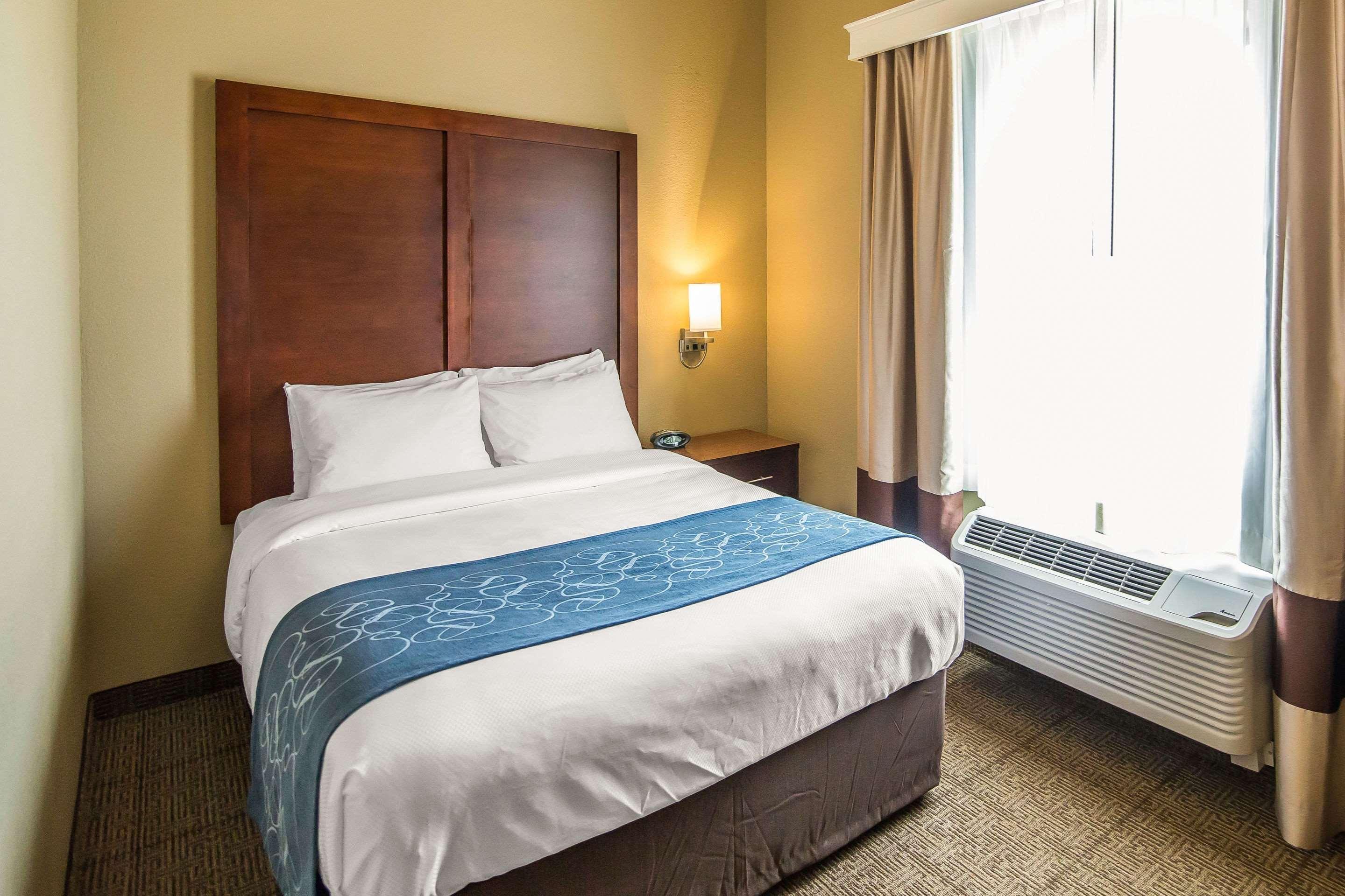 Comfort Suites - Dodge City Exteriör bild