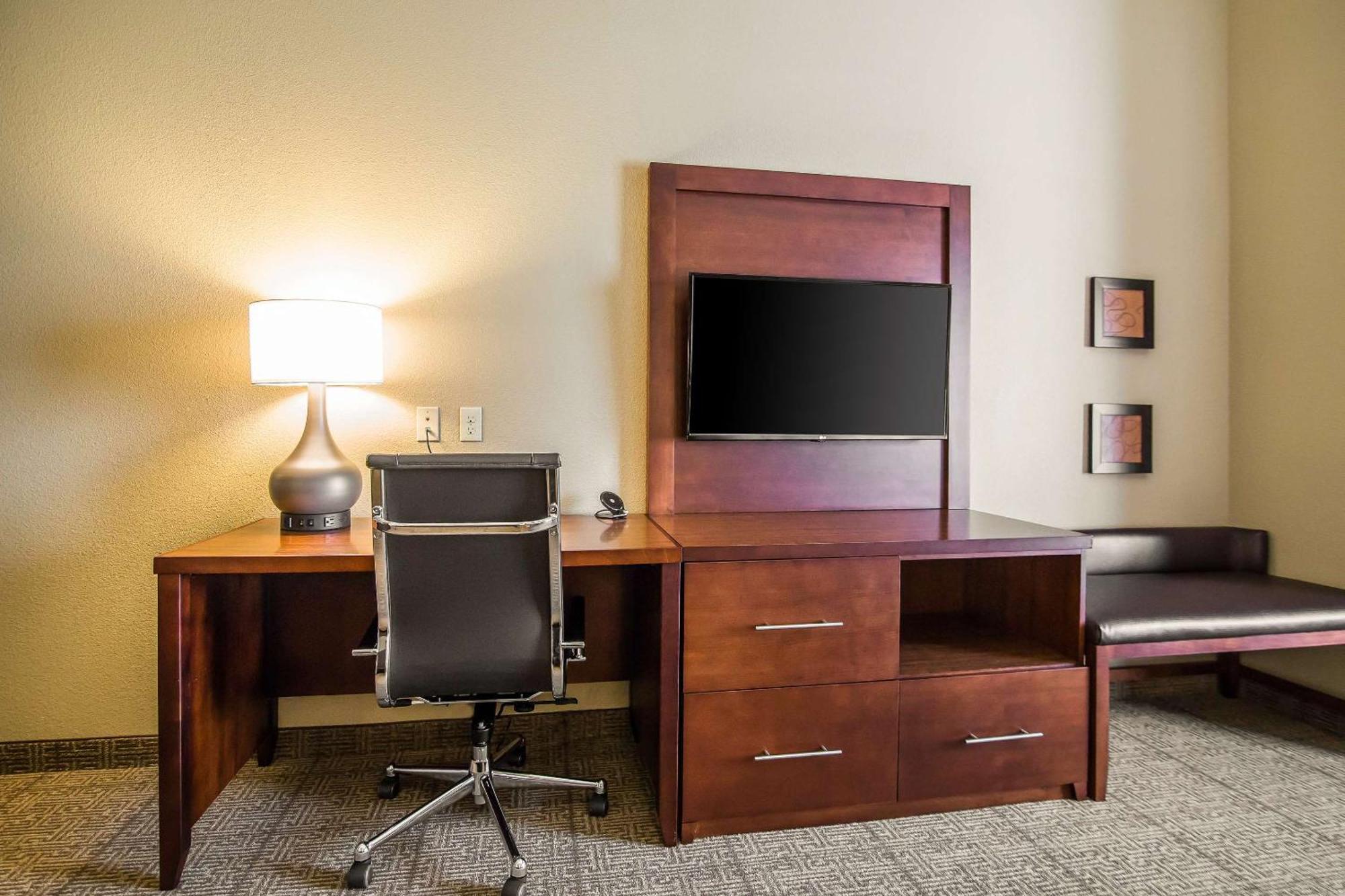 Comfort Suites - Dodge City Exteriör bild