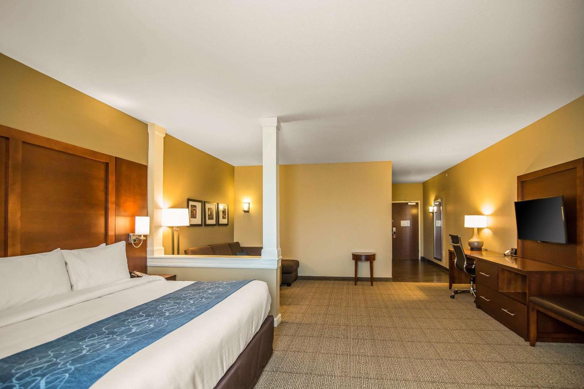 Comfort Suites - Dodge City Exteriör bild
