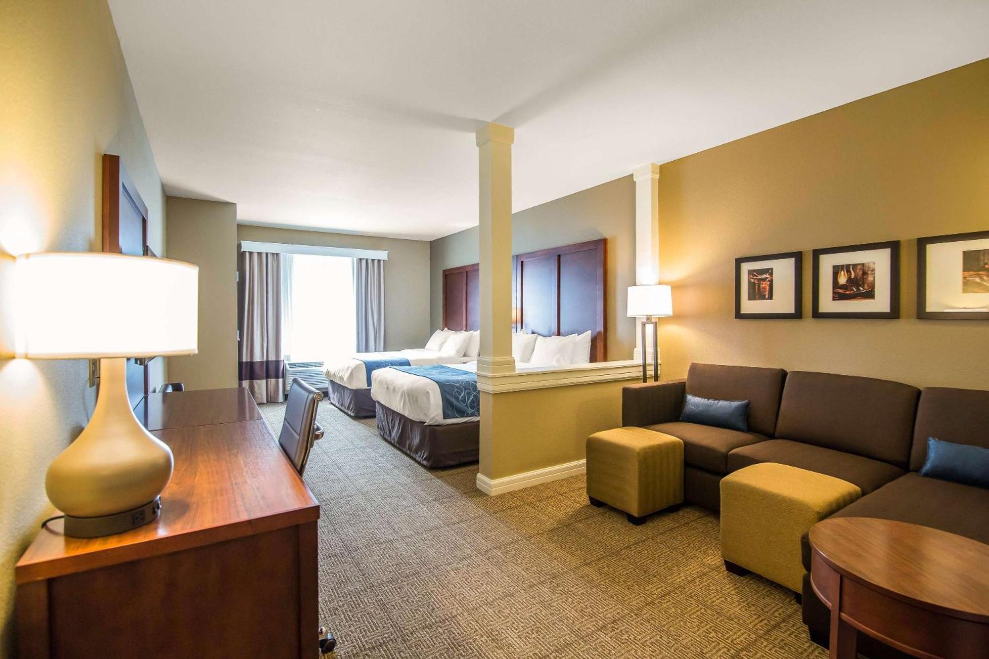 Comfort Suites - Dodge City Exteriör bild