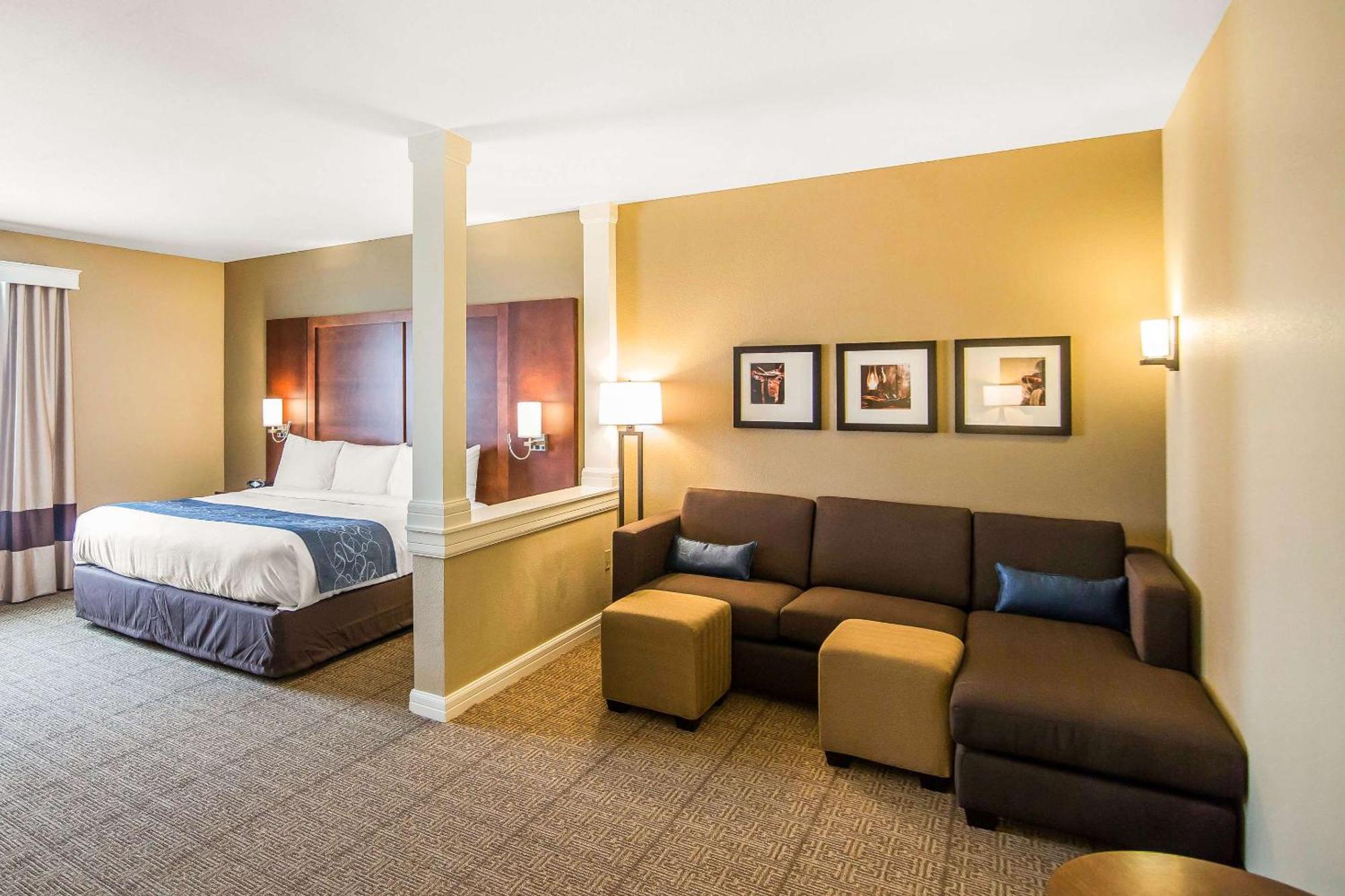 Comfort Suites - Dodge City Exteriör bild