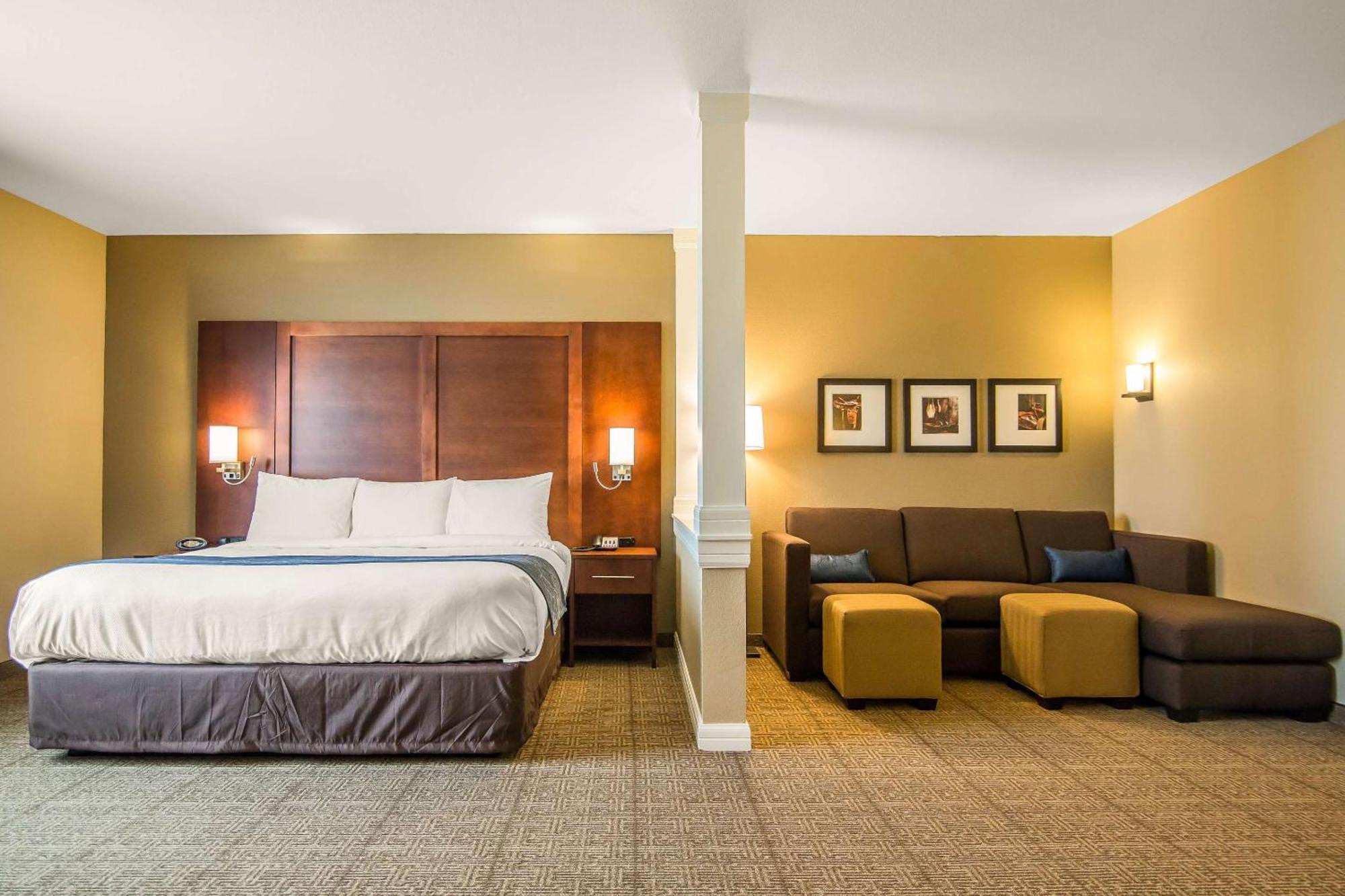 Comfort Suites - Dodge City Exteriör bild