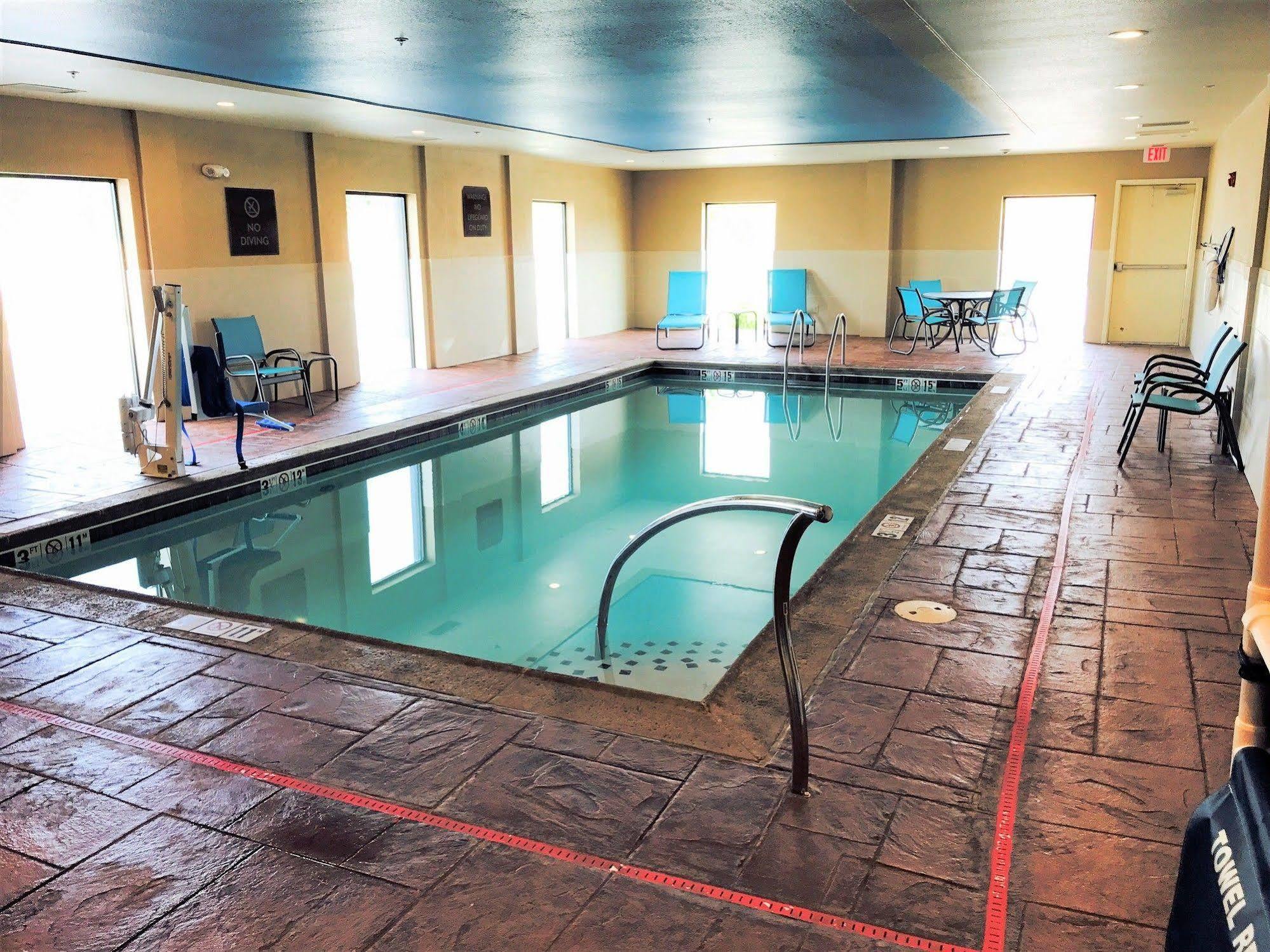 Comfort Suites - Dodge City Exteriör bild